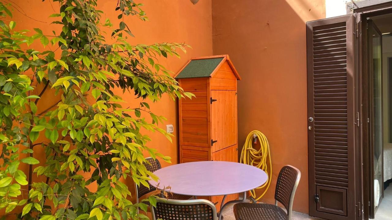 Rione Monti Studio Apt With Private Garden Rom Exteriör bild