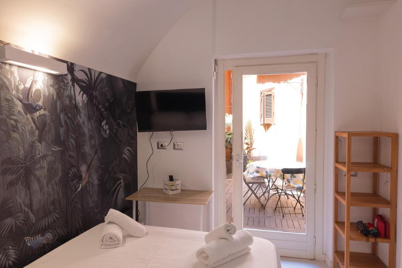 Rione Monti Studio Apt With Private Garden Rom Exteriör bild