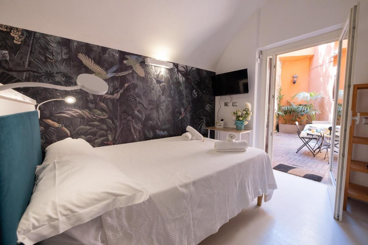 Rione Monti Studio Apt With Private Garden Rom Exteriör bild